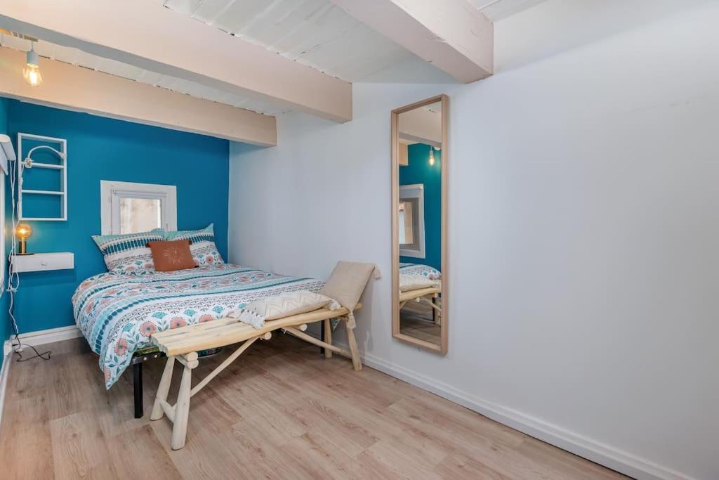 Duplex 4 Pers. Centre Avec Cour Privee Ensoleillee Apartment